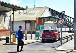 Acceso al aparcamiento de la Estación del Norte de Valladolid.