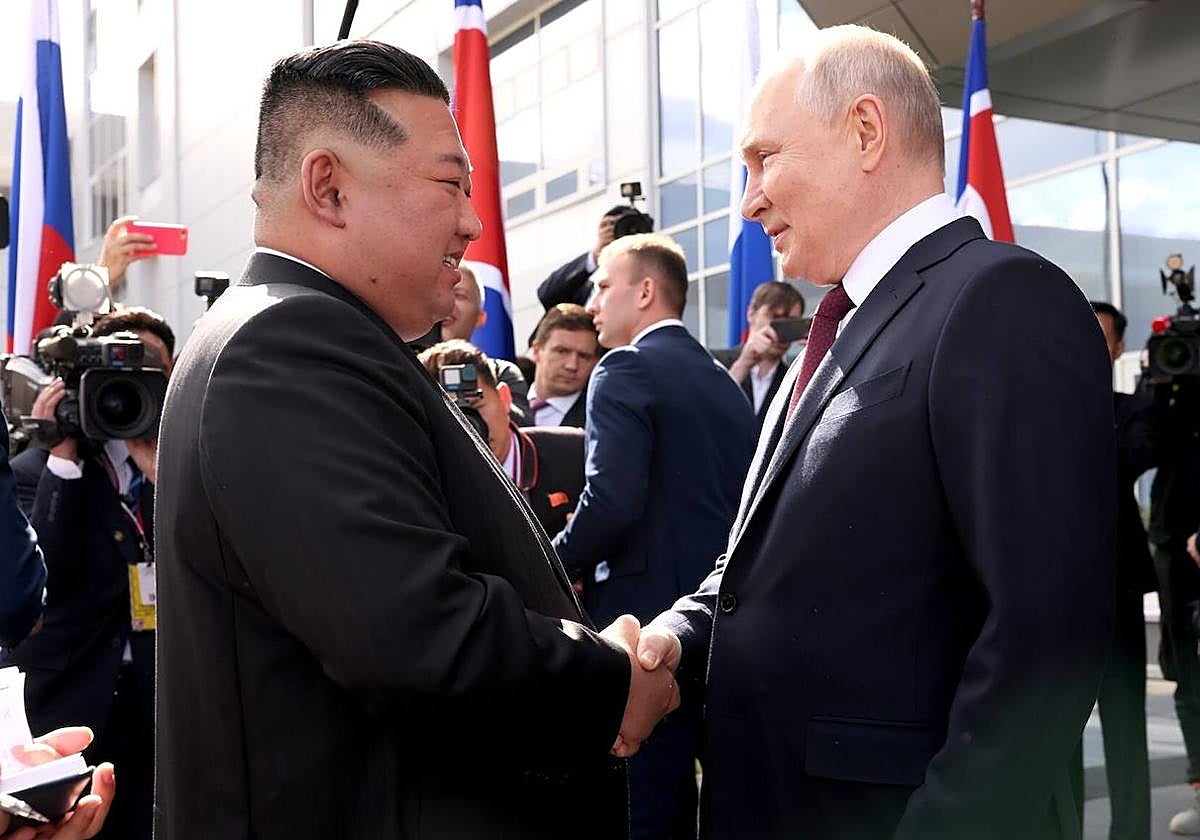 Vladímir Putin y Kim Jong-un, ayer.