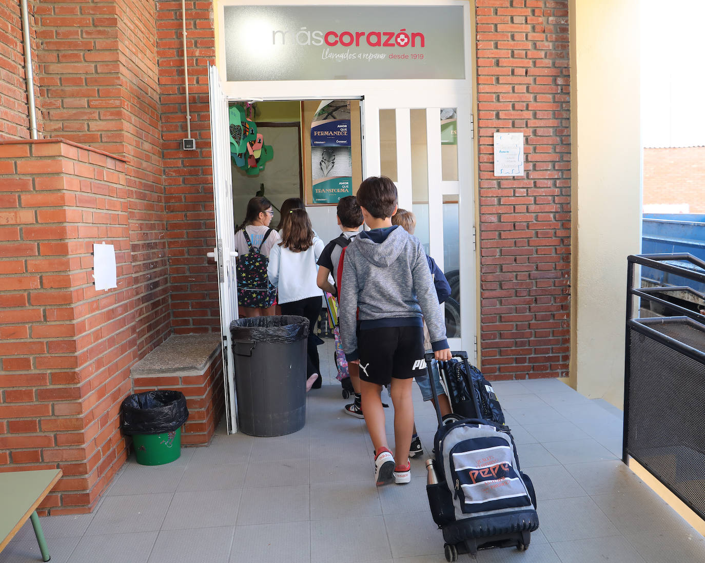 Los alumnos de Dueñas ya reciben clases en Venta de Baños