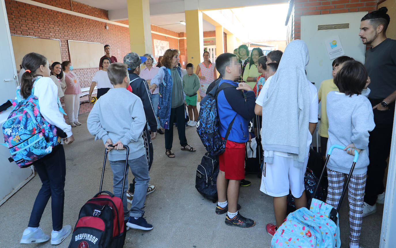 Los alumnos de Dueñas ya reciben clases en Venta de Baños