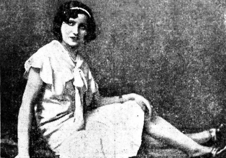 Imagen principal - Arriba, Antonia Casas, triunfadora en 1930; abajo, participantes en el certamen de ese año y Conchita Español, Miss Modistilla en 1933