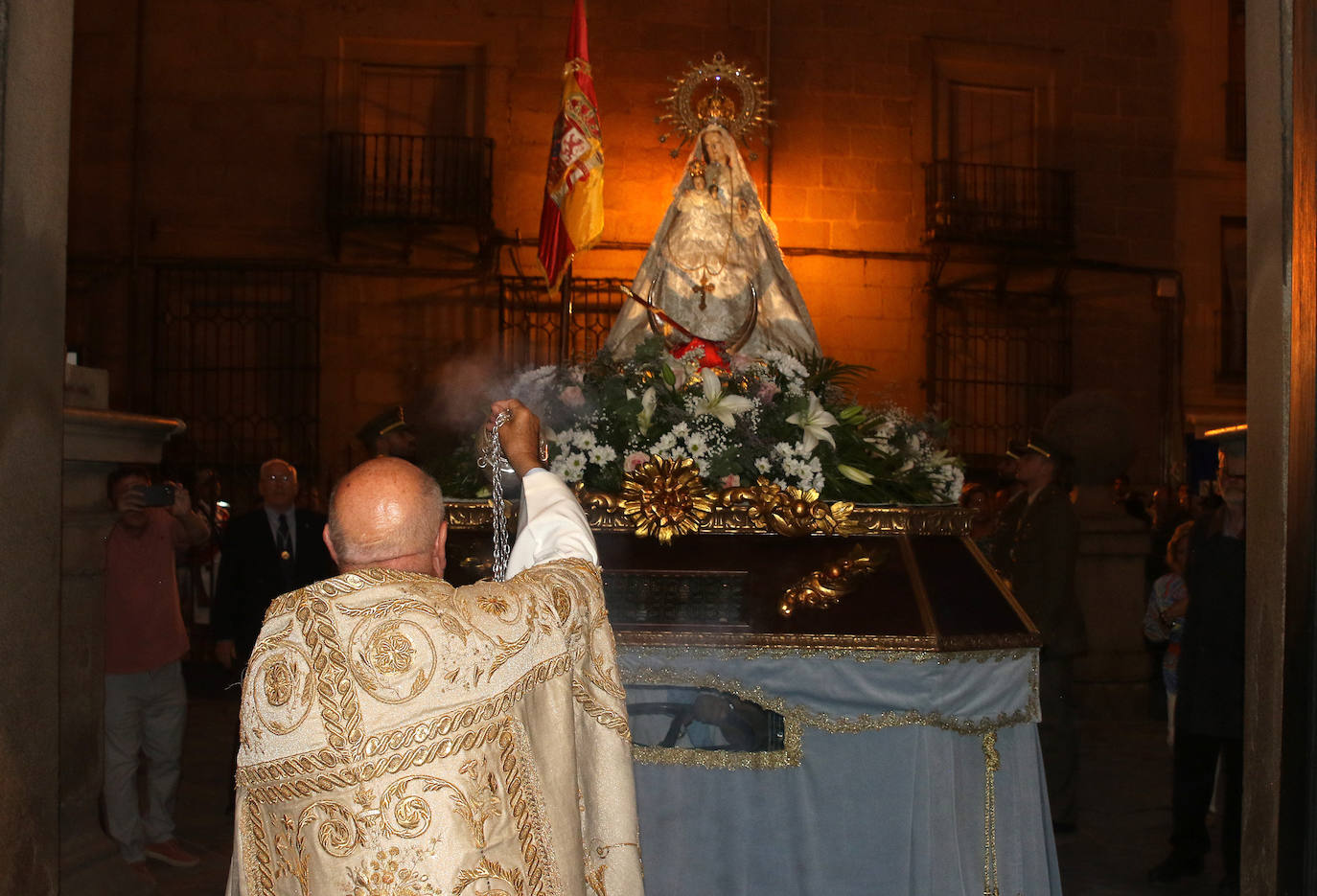 Subida de la Virgen de la Fuencisla en la Catedral