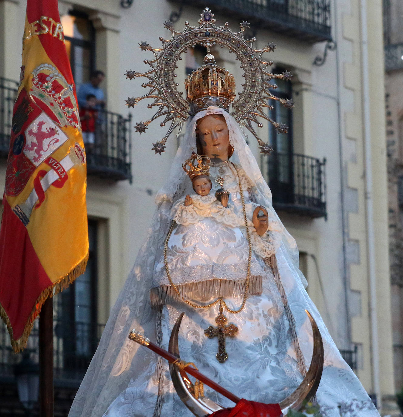 Subida de la Virgen de la Fuencisla en la Catedral