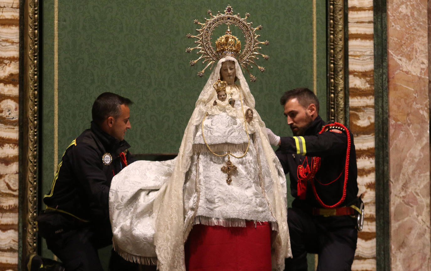 Subida de la Virgen de la Fuencisla en la Catedral