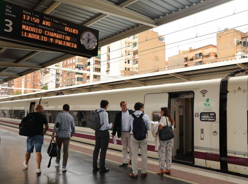 Salida del Ave a Alicante desde Palencia, en uno de los primeros viajes, en septiembre de 2022.