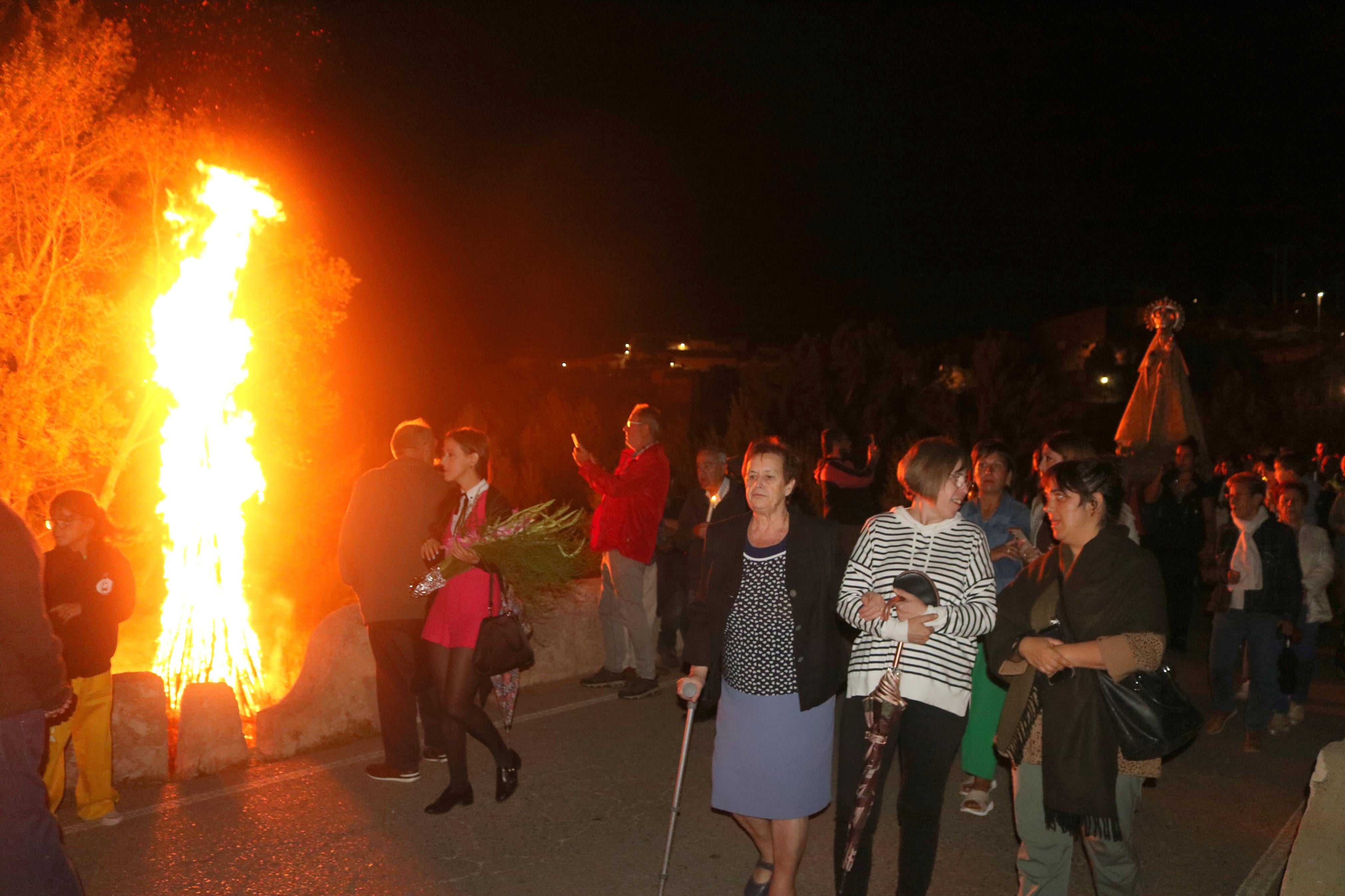 Devoción al resplandor de las hogueras en Palenzuela