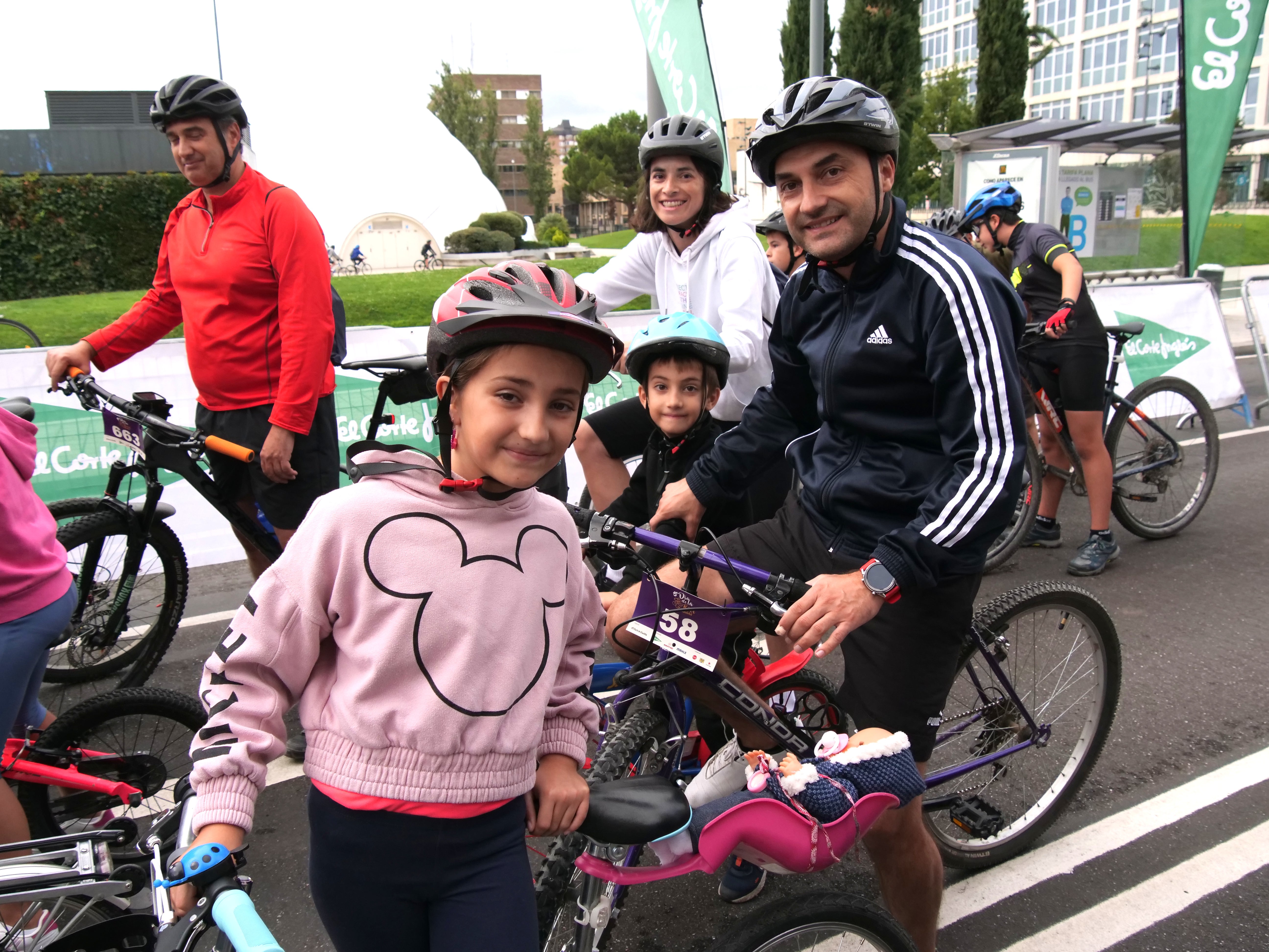 Elena Alonso, Eduardo Alonso, Hugo Alonso y Nines Muñoz.