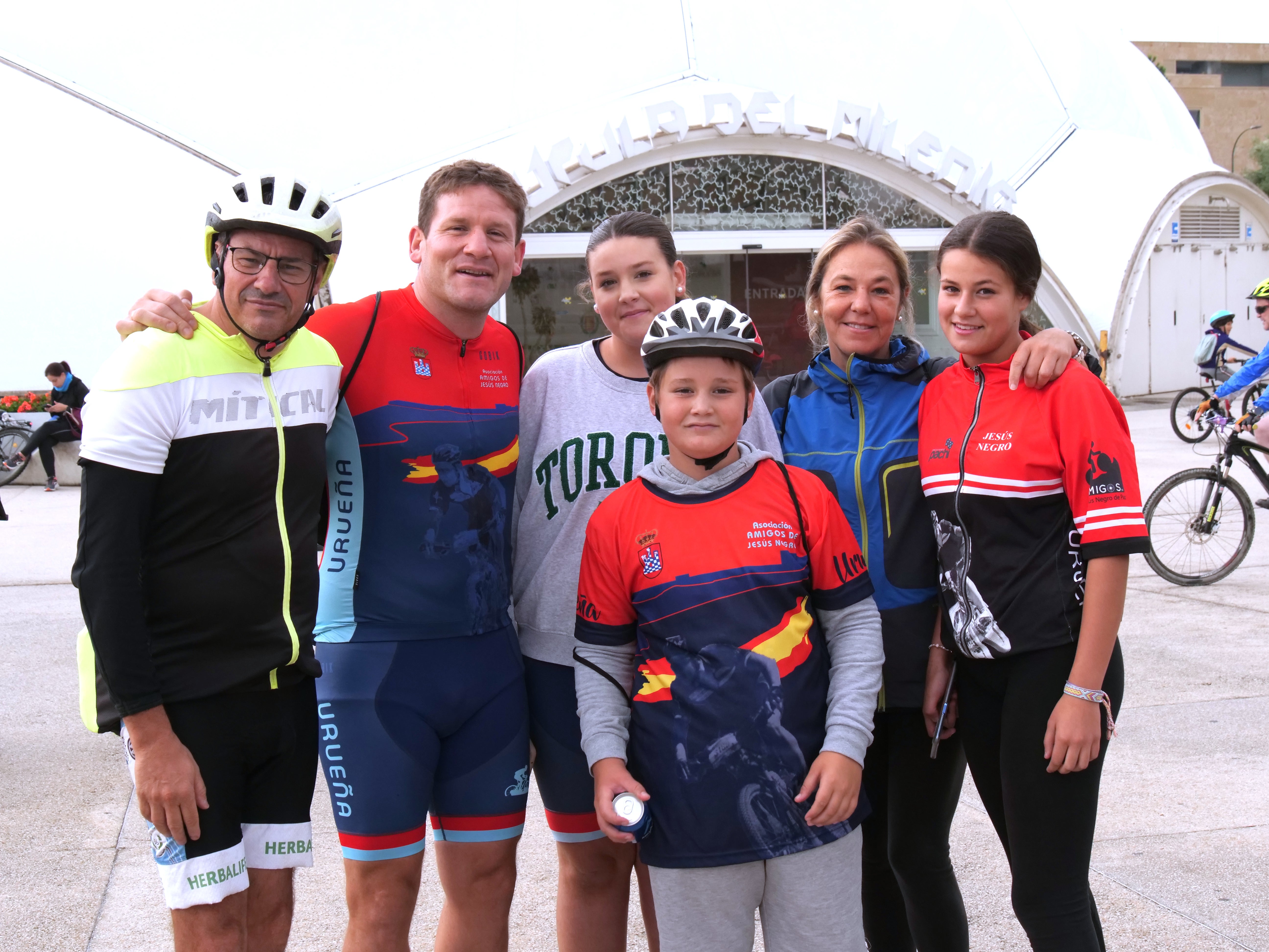 Antonio Arcos, Víctor Fernández, Andrea Fernández, Pablo Fernández, Soledad Sacristán y Alba Arcos.