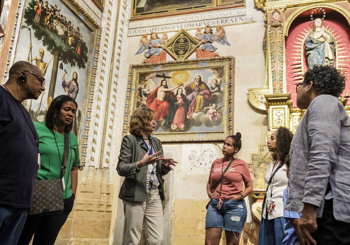 Un momento de una visita guiada a la Catedral.