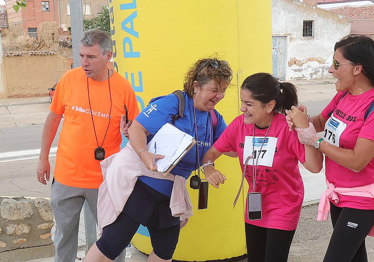 Puzzles y kilómetros solidarios en Paredes de Nava