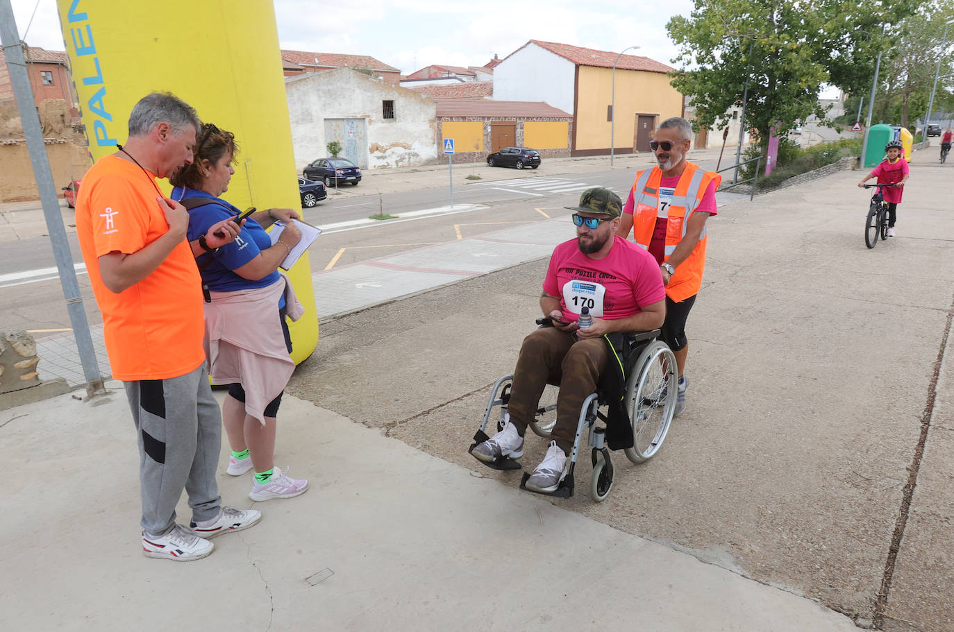 Puzzles y kilómetros solidarios en Paredes de Nava