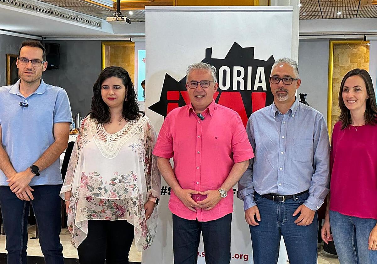 Silvia Largo a la derecha en el equipo de Soria ¡Ya!