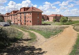 Zona sin asfaltar de la calle Venezuela.