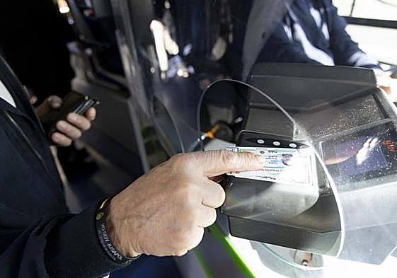 De la tarjeta al efectivo: dudas y claves sobre el pago en Auvasa