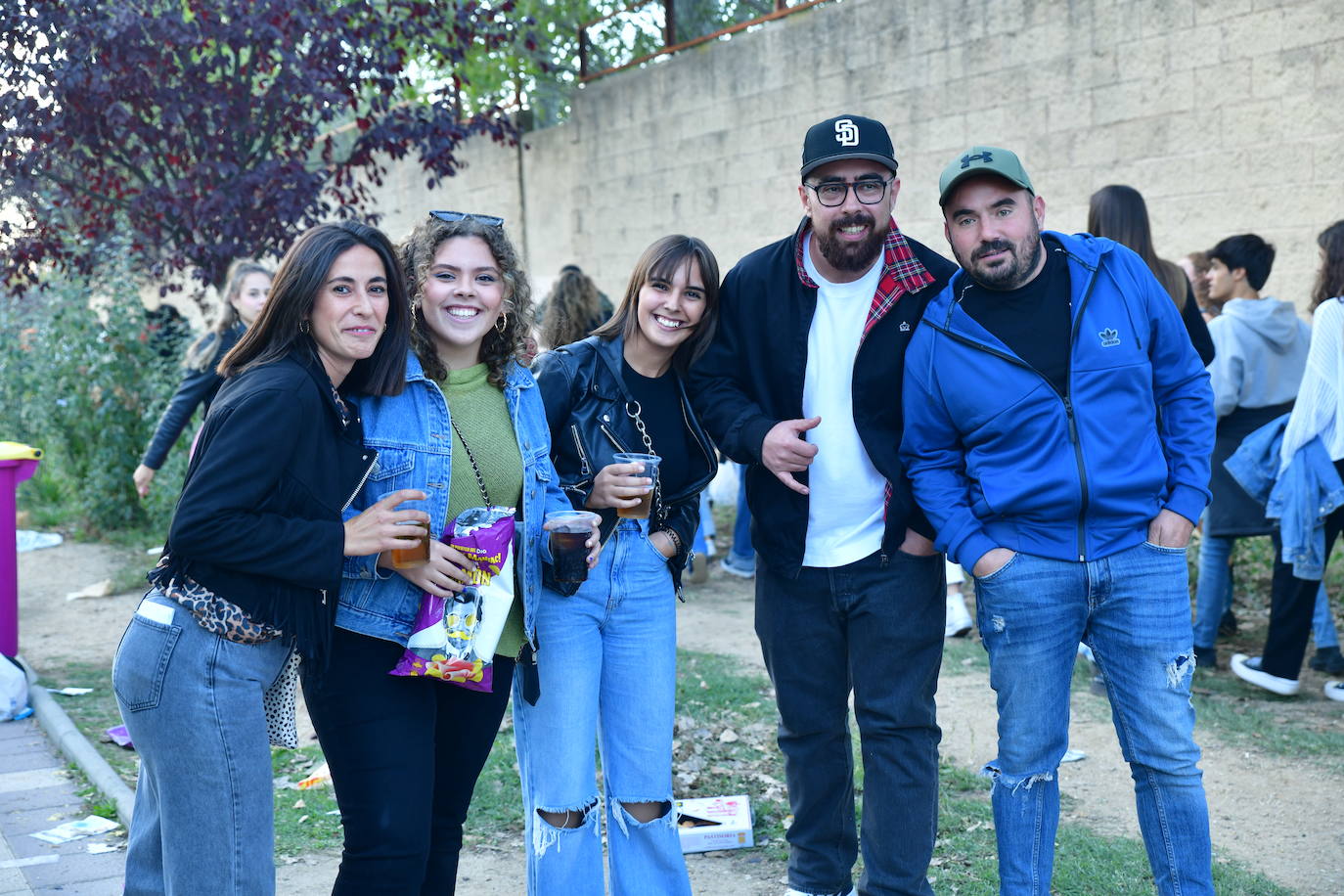 Las colas del concierto de Quevedo en Valladolid, en imágenes (1/2)