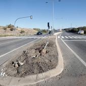 Empotra un BMW contra una farola y huye a pie en San Cristóbal