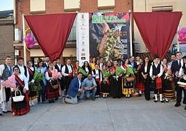 Bodegueras, acompañantes y autoridades brindan por el primer mosto de Cigales