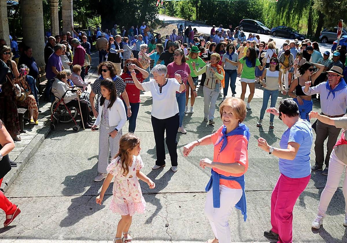 Jota hacia delante y hacia atrás y a por la Virgen en Antigüedad