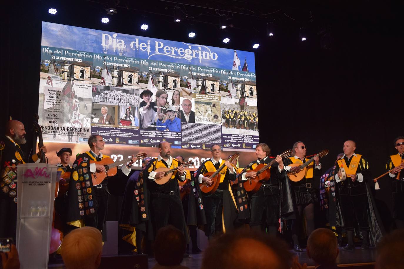 Homenaje en Guardo al peregrino