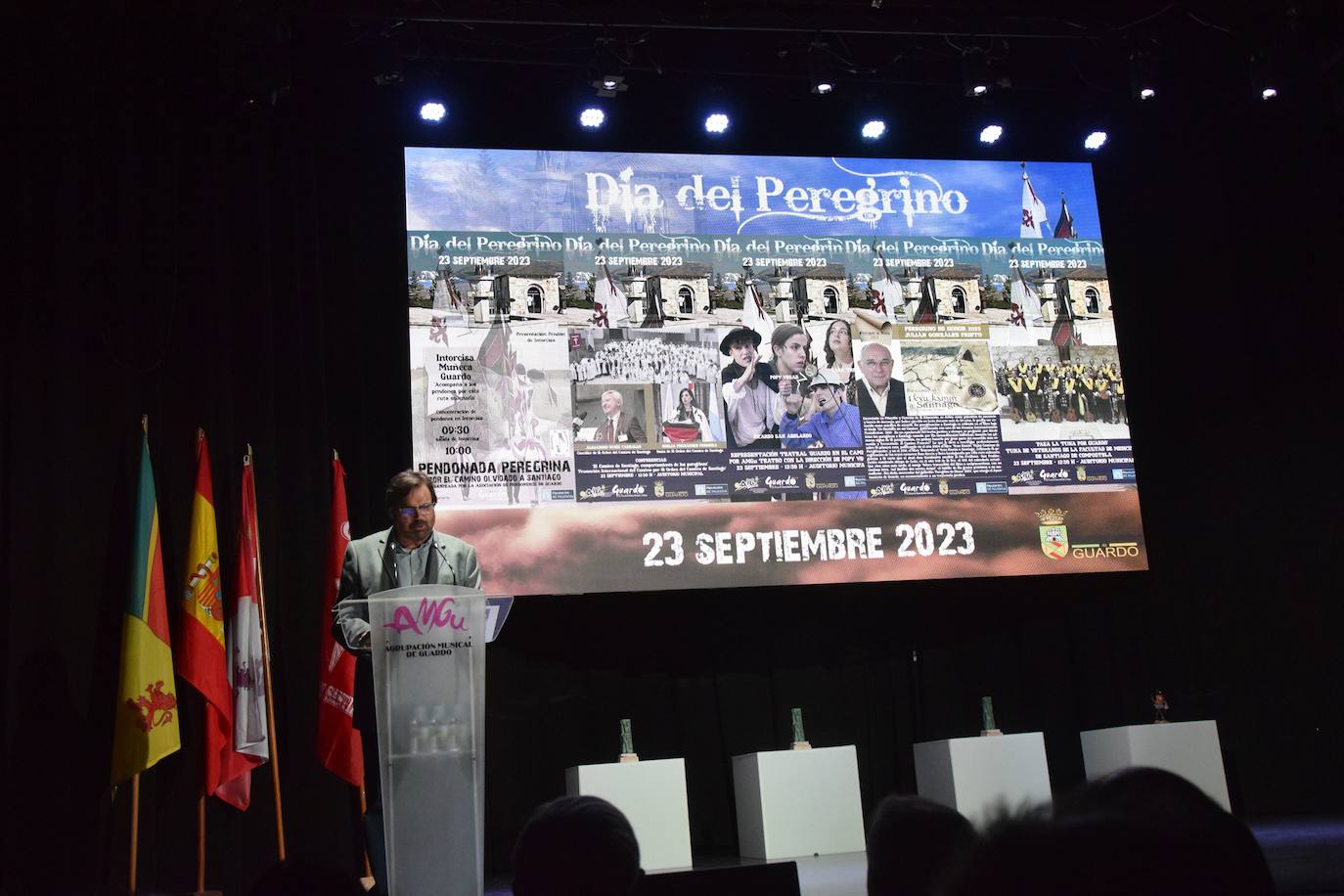 Homenaje en Guardo al peregrino