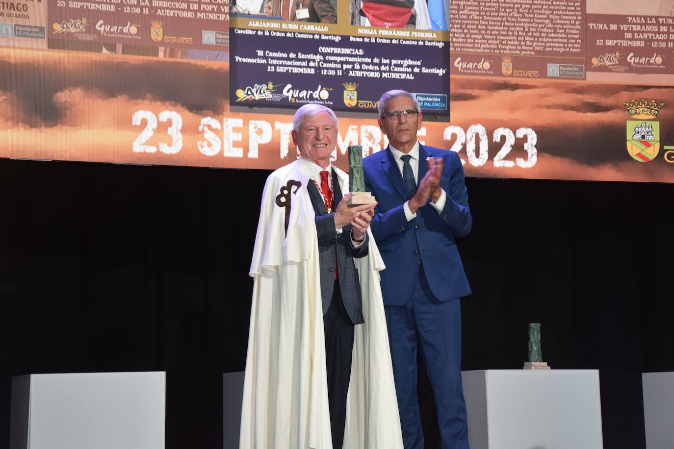 Homenaje en Guardo al peregrino