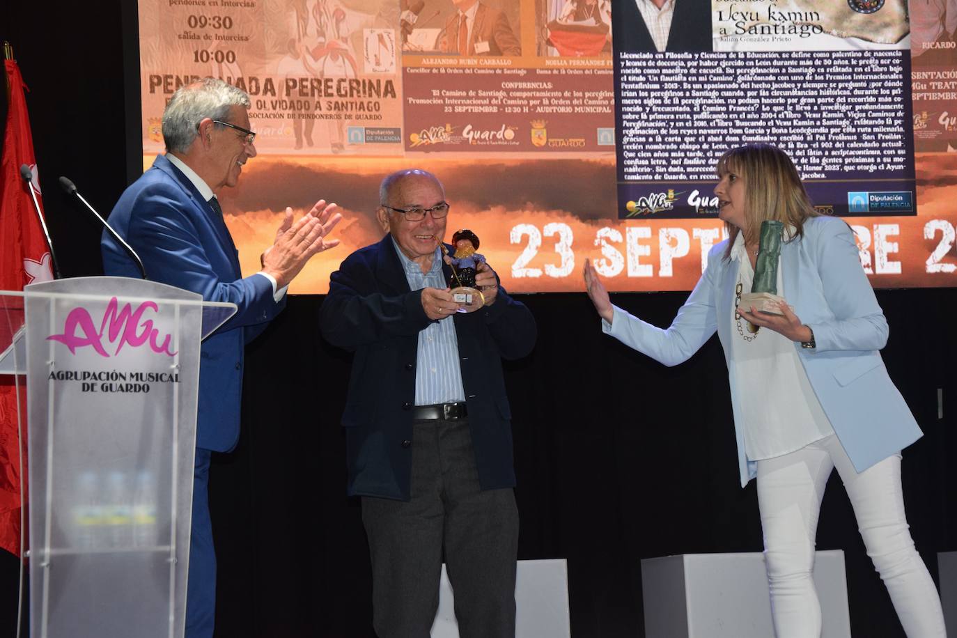 Homenaje en Guardo al peregrino