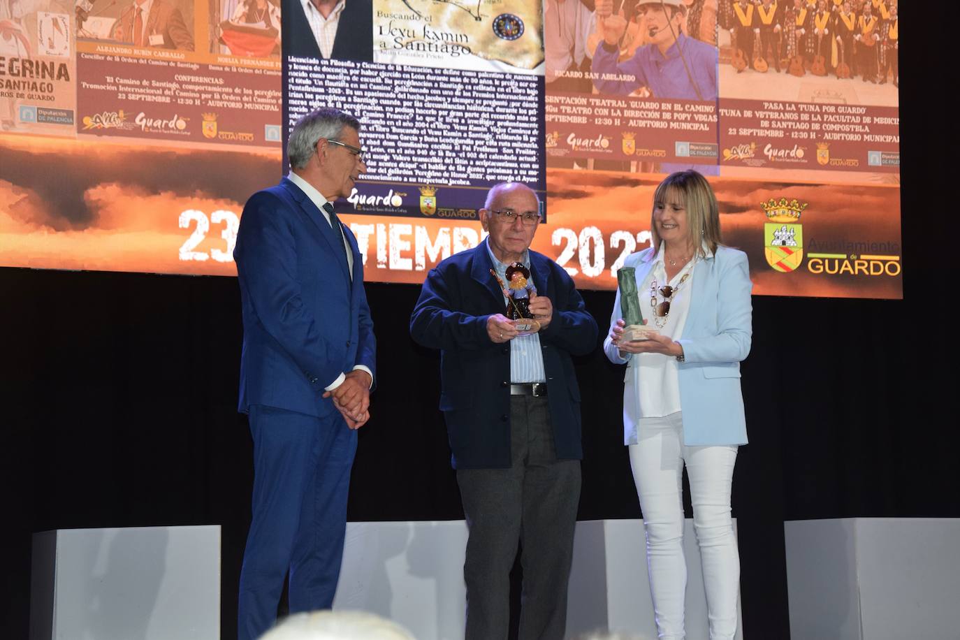 Homenaje en Guardo al peregrino