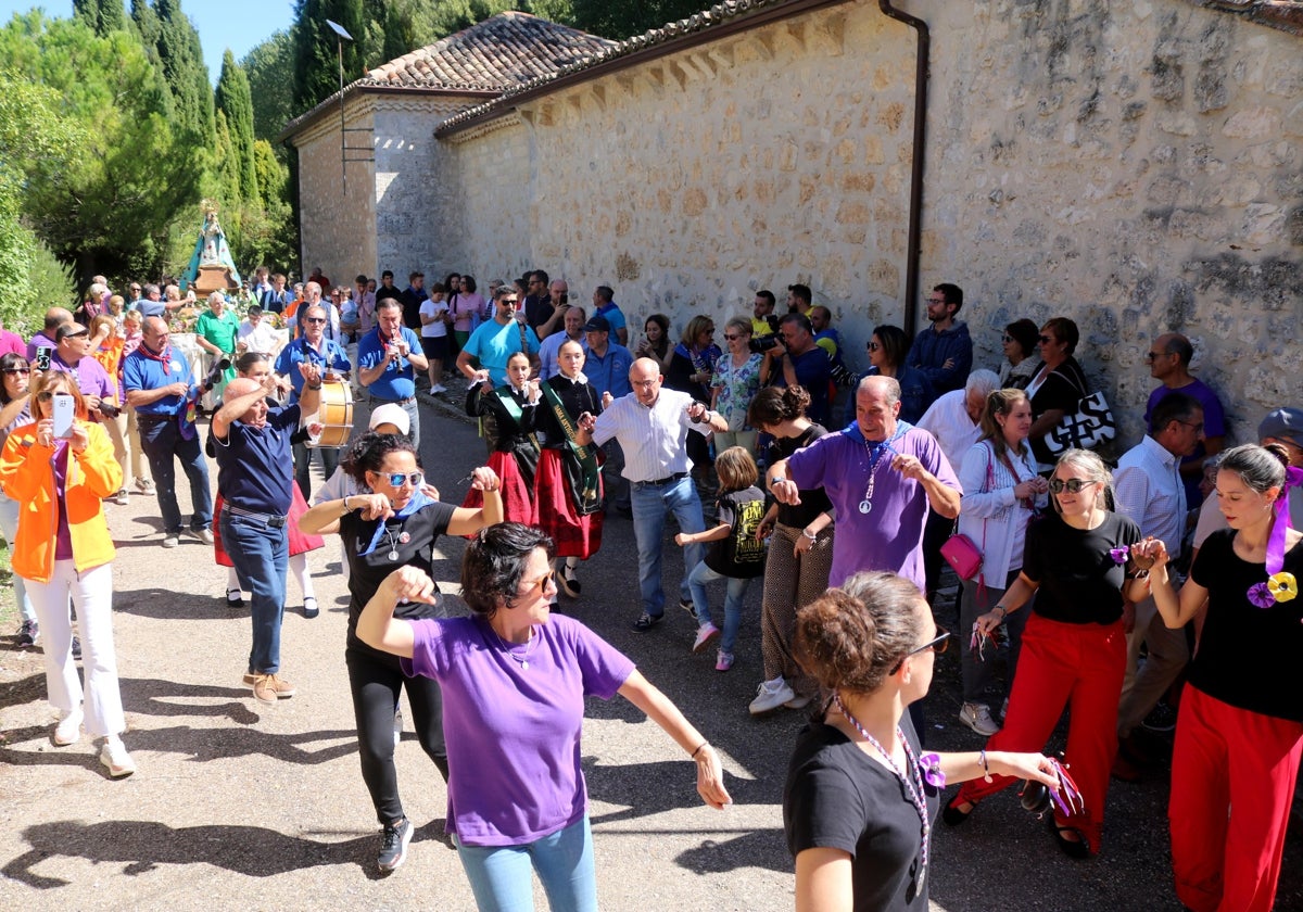 Antigüedad se rinde a la Virgen de Garón