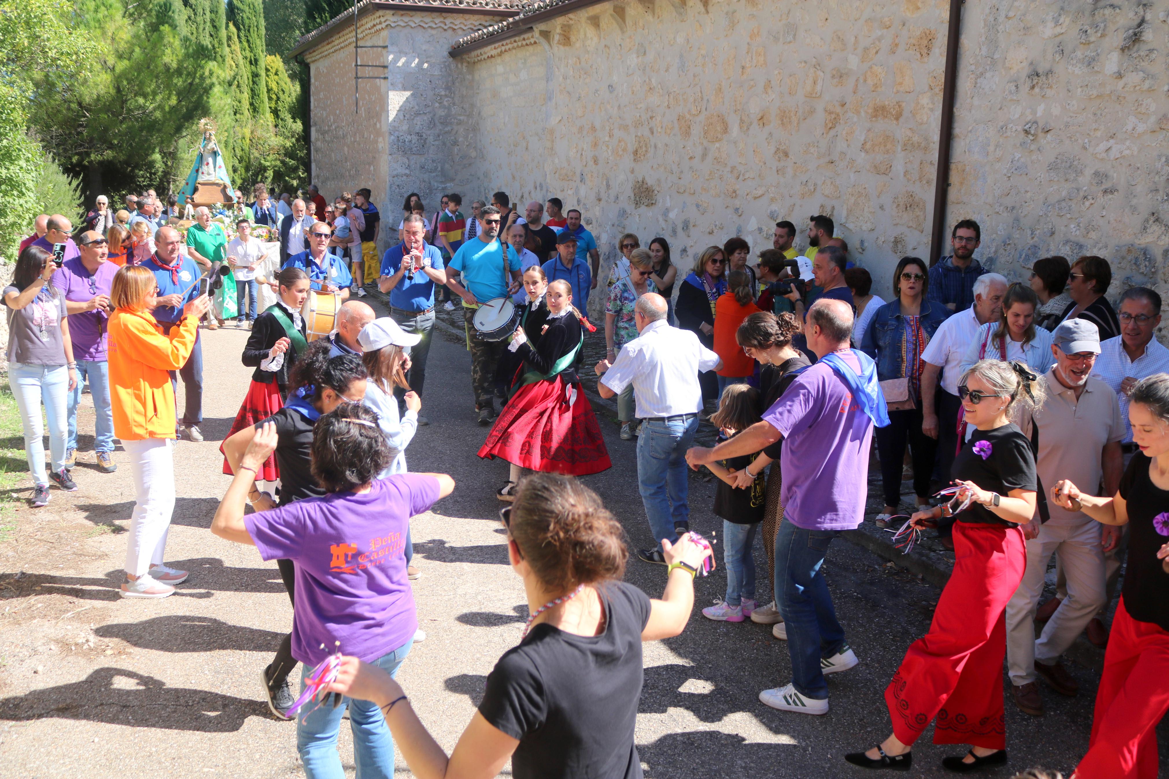 Antigüedad se rinde a la Virgen de Garón