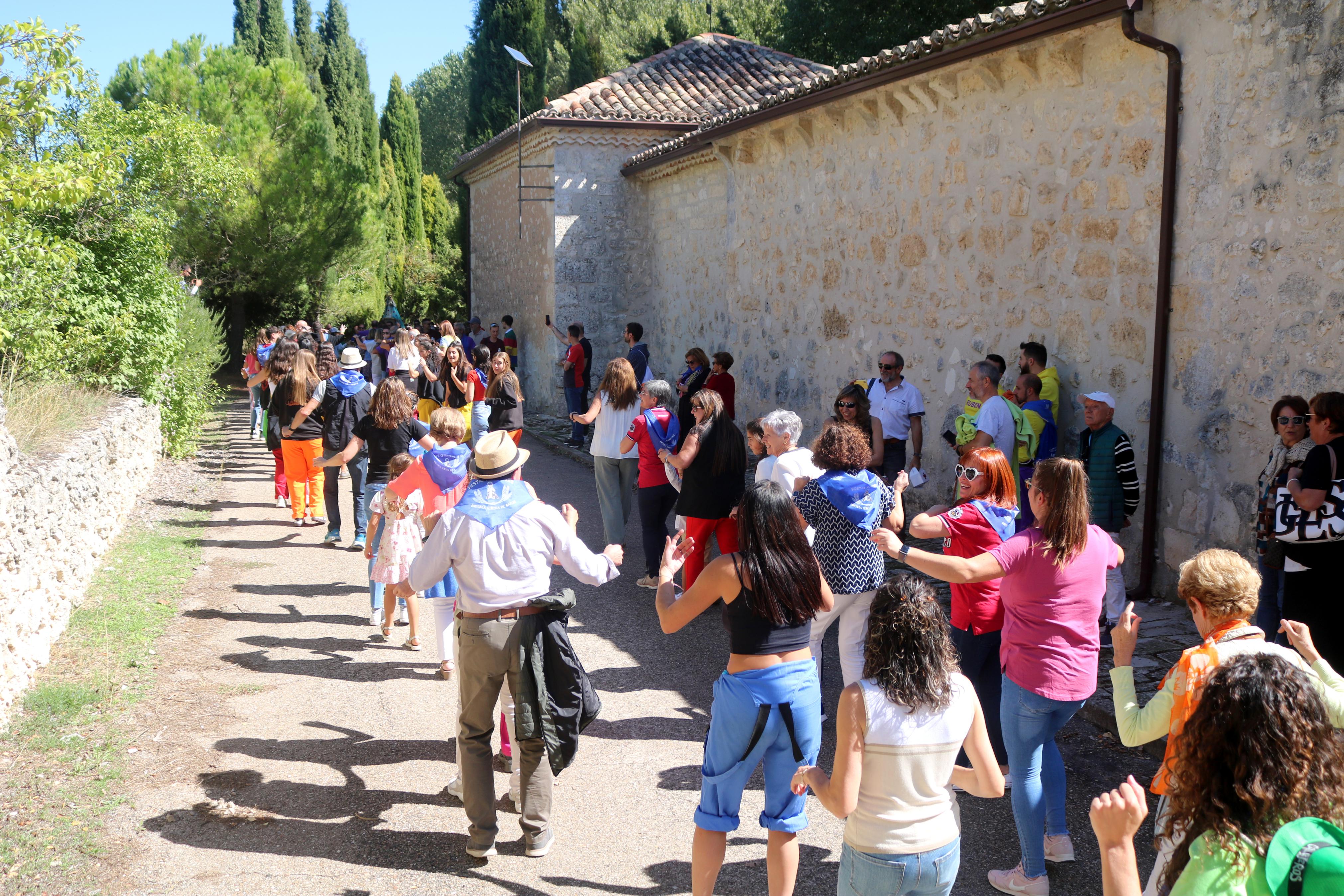 Antigüedad se rinde a la Virgen de Garón