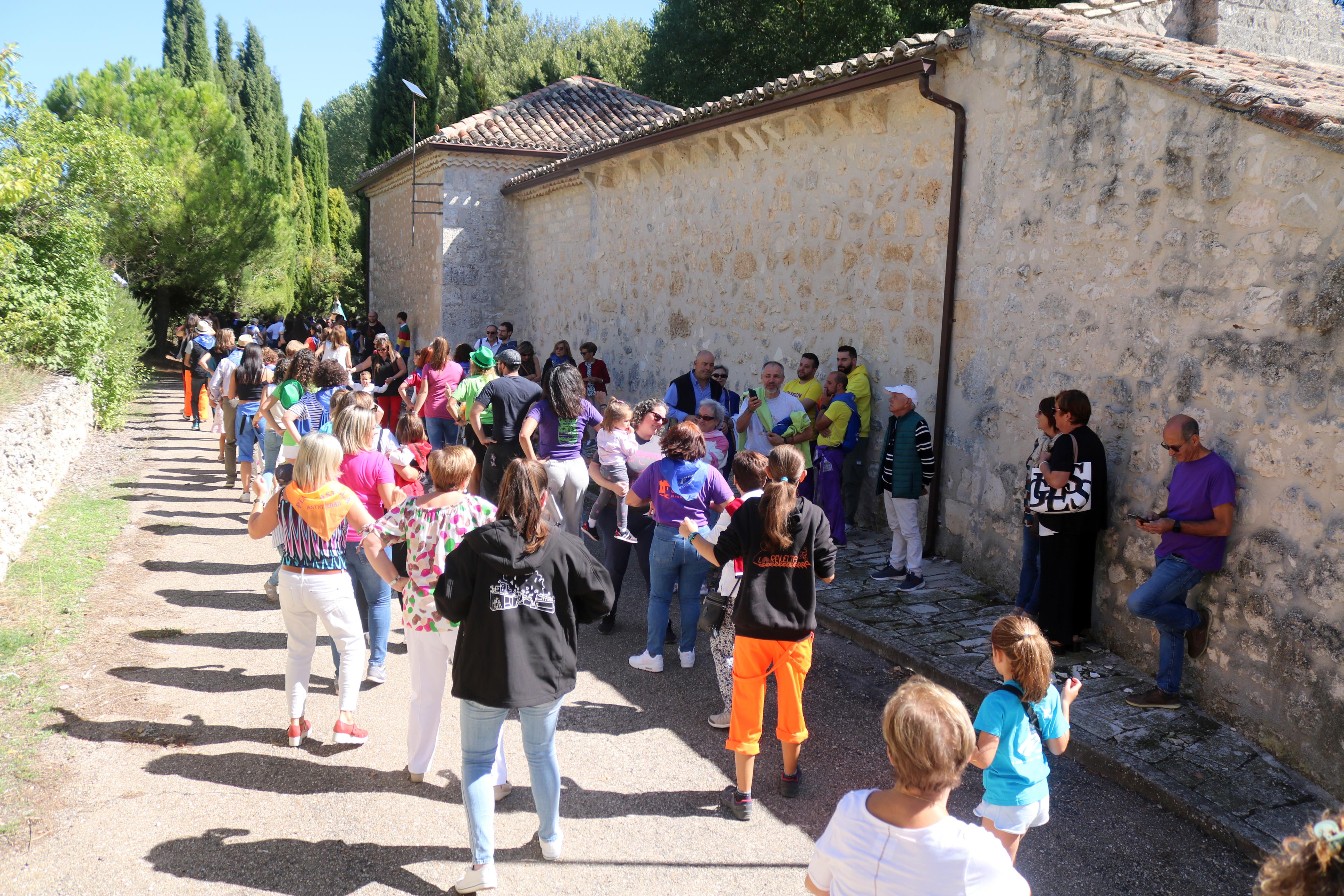 Antigüedad se rinde a la Virgen de Garón