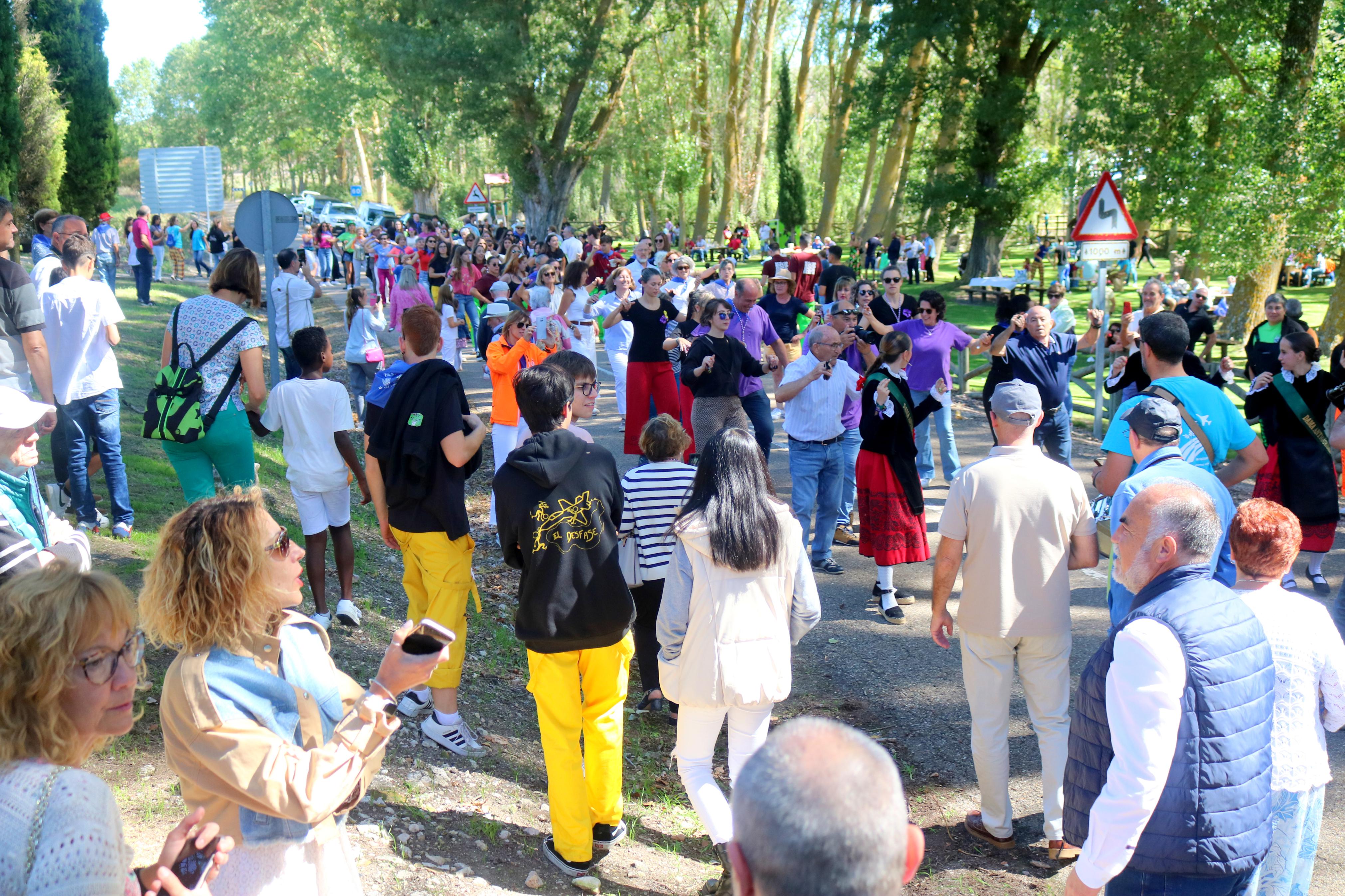 Antigüedad se rinde a la Virgen de Garón