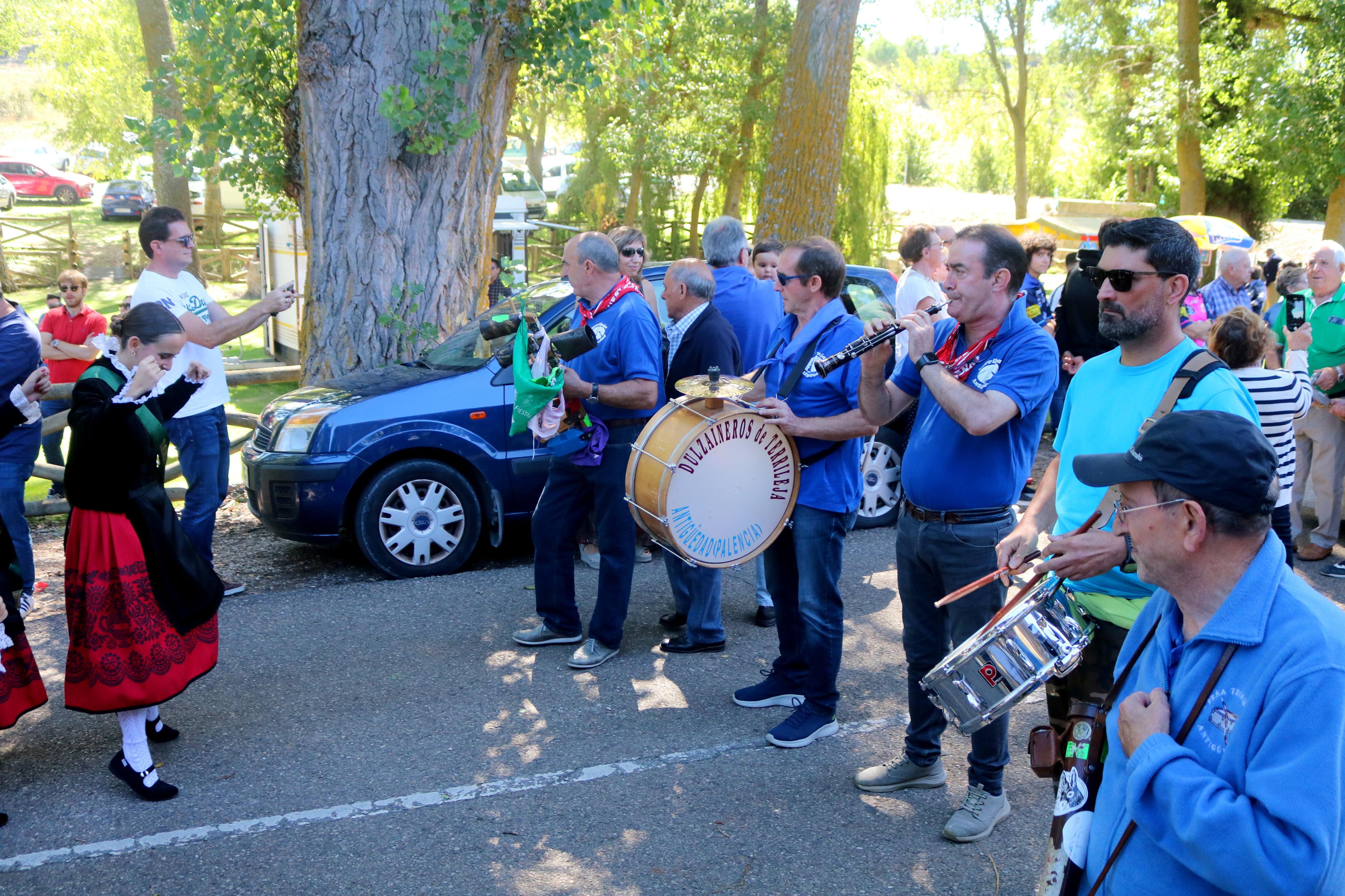 Antigüedad se rinde a la Virgen de Garón