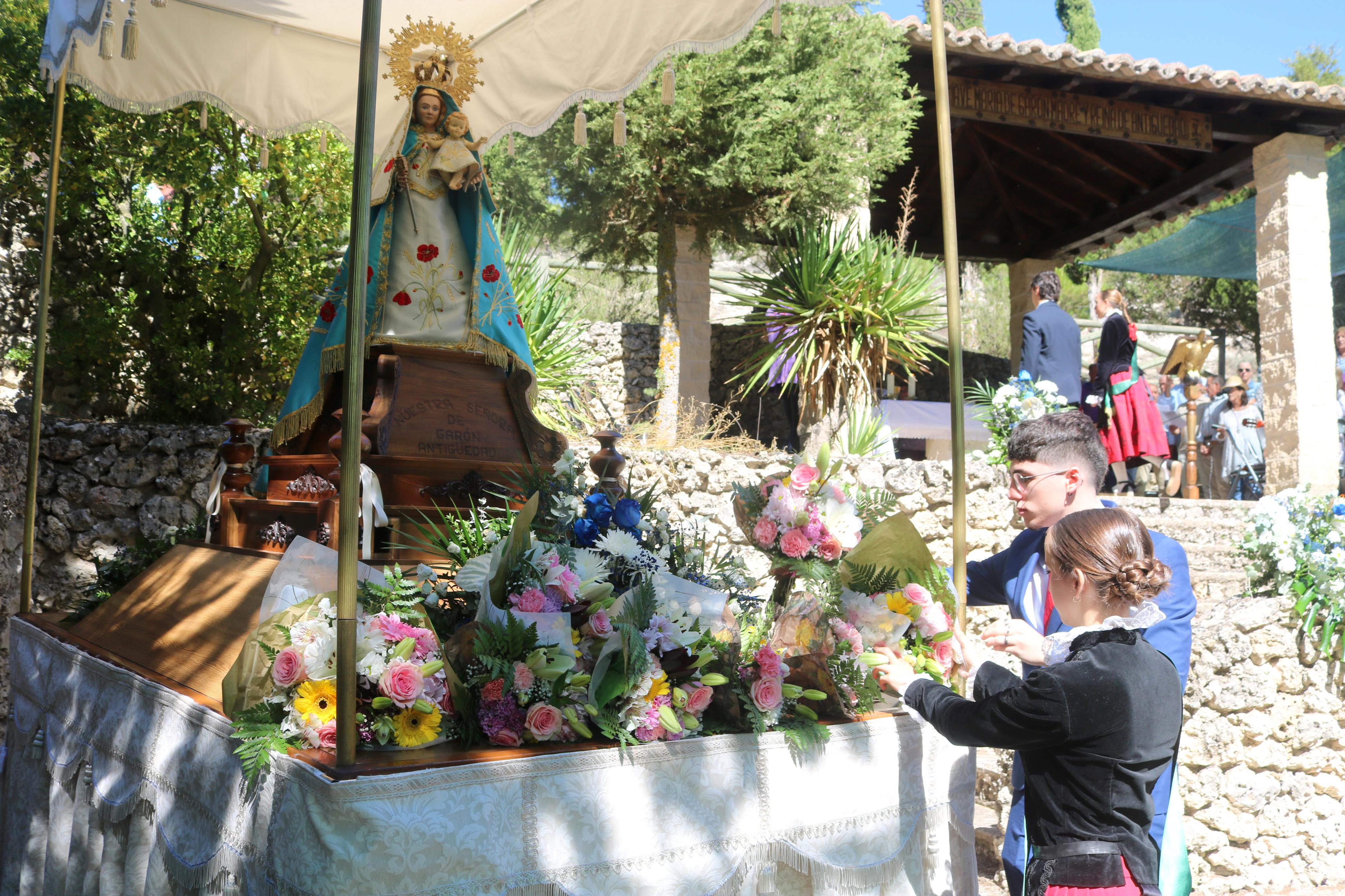 Antigüedad se rinde a la Virgen de Garón