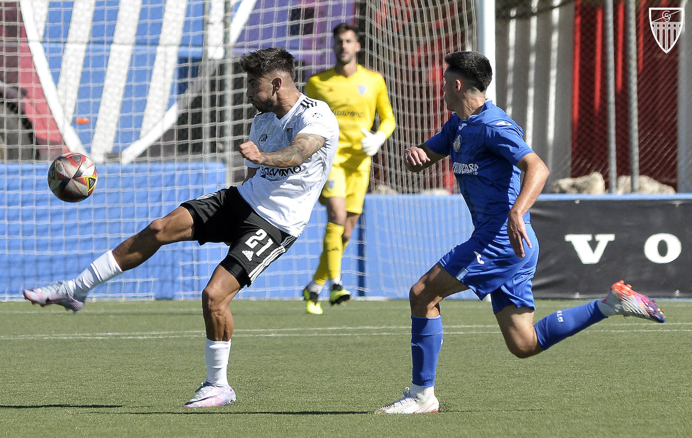 El empate entre el Getafe B y la Segoviana, en imágenes