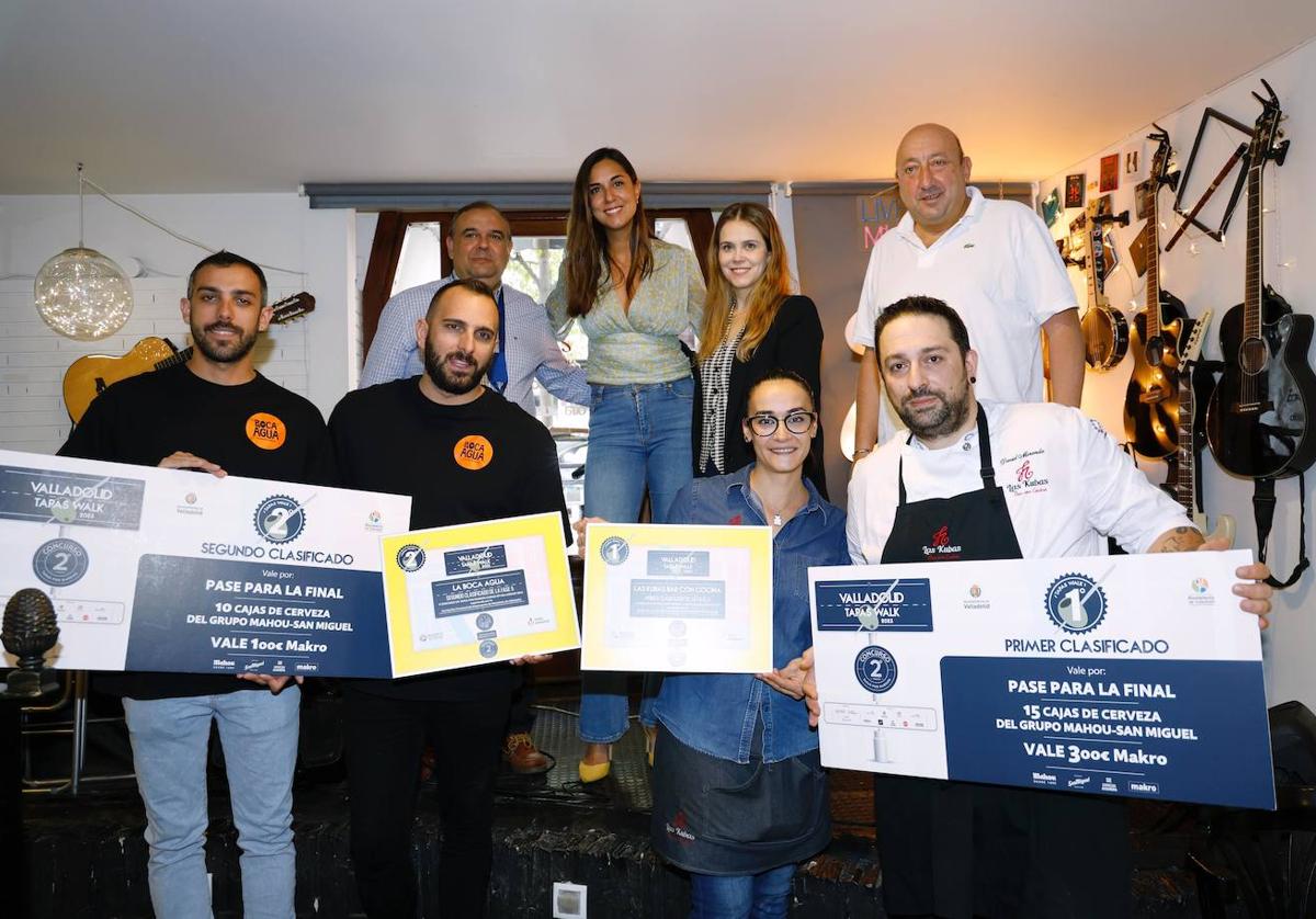 Entrega de premios a los ganadoras de la quinta fase del concurso de pinchos por barrios, este martes.