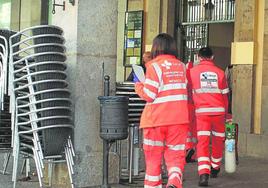 Personal sanitario en una emergencia del pasado marzo en Segovia.