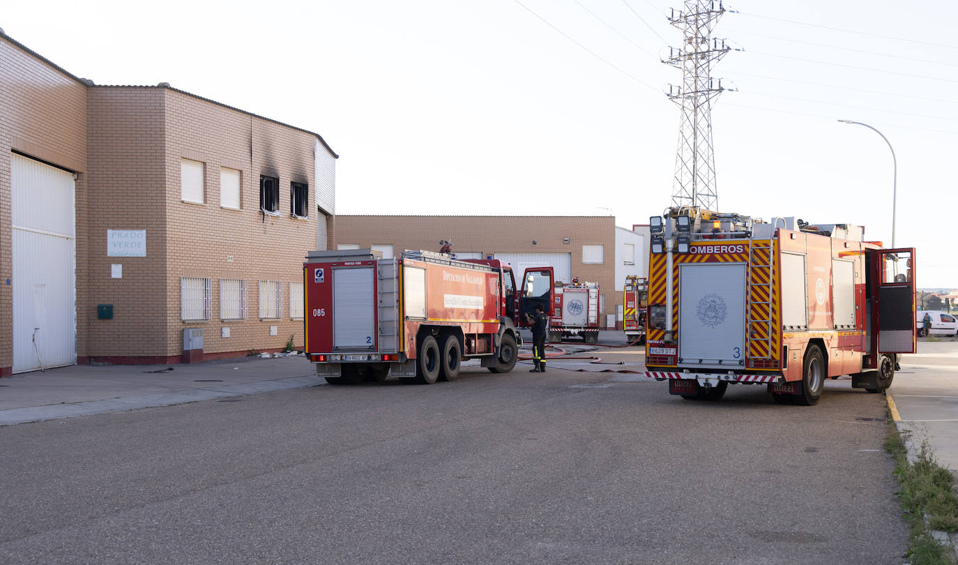 Incendio en tres naves de Santovenia de Pisuerga