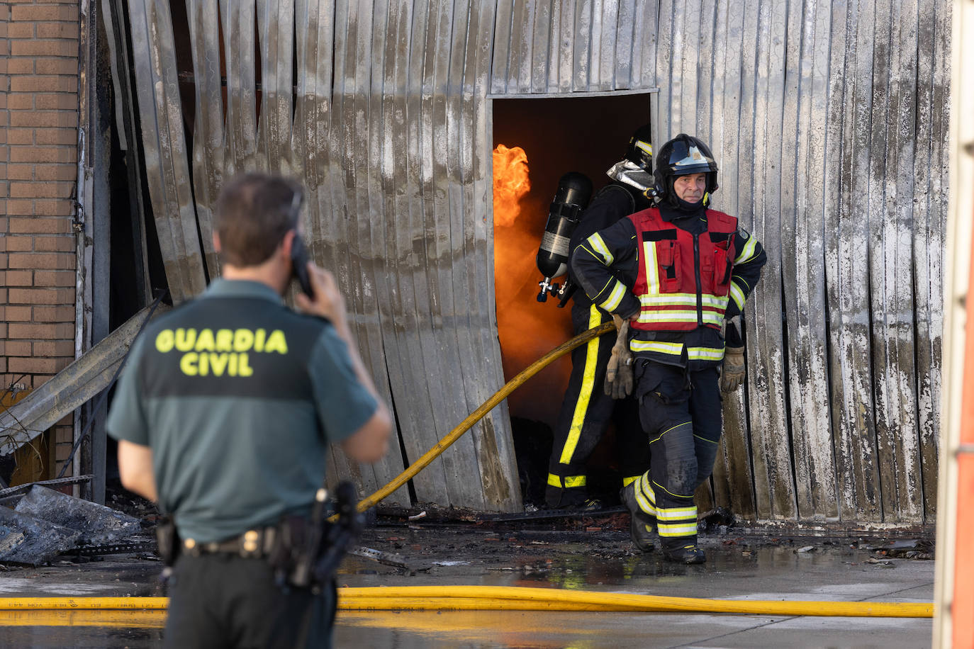 Incendio en tres naves de Santovenia de Pisuerga