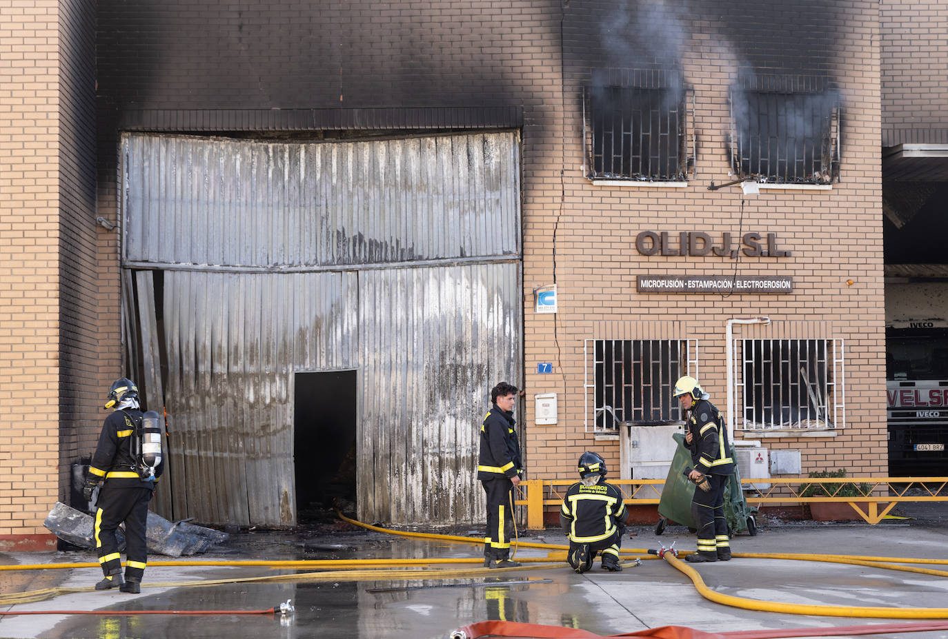 Incendio en tres naves de Santovenia de Pisuerga