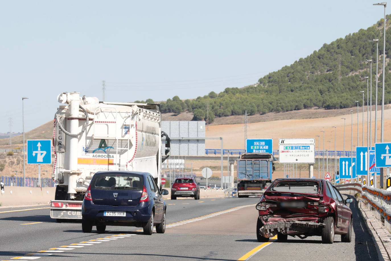 Accidente de tráfico en la VA-30 con cuatro vehículos implicados