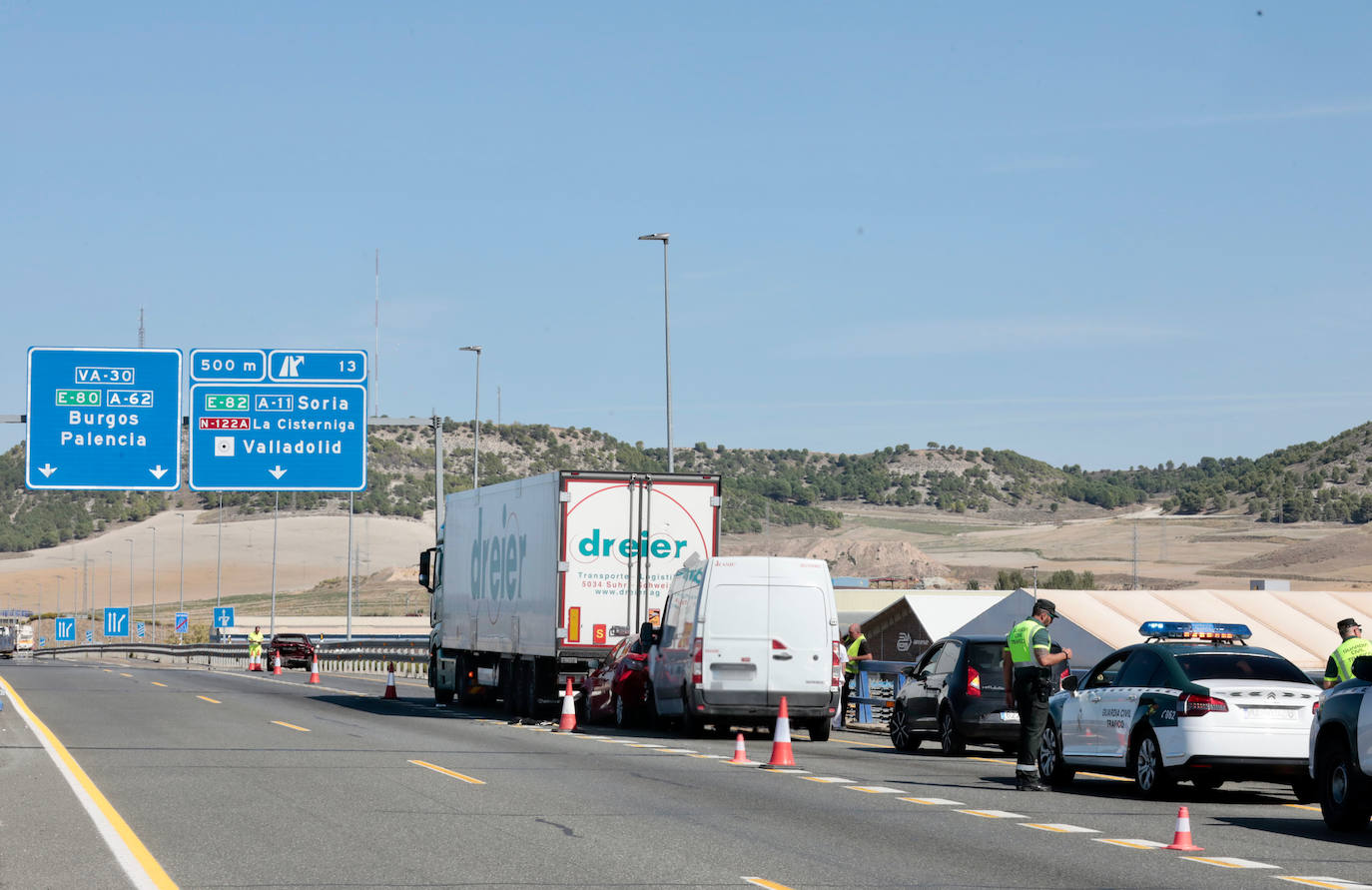 Accidente de tráfico en la VA-30 con cuatro vehículos implicados