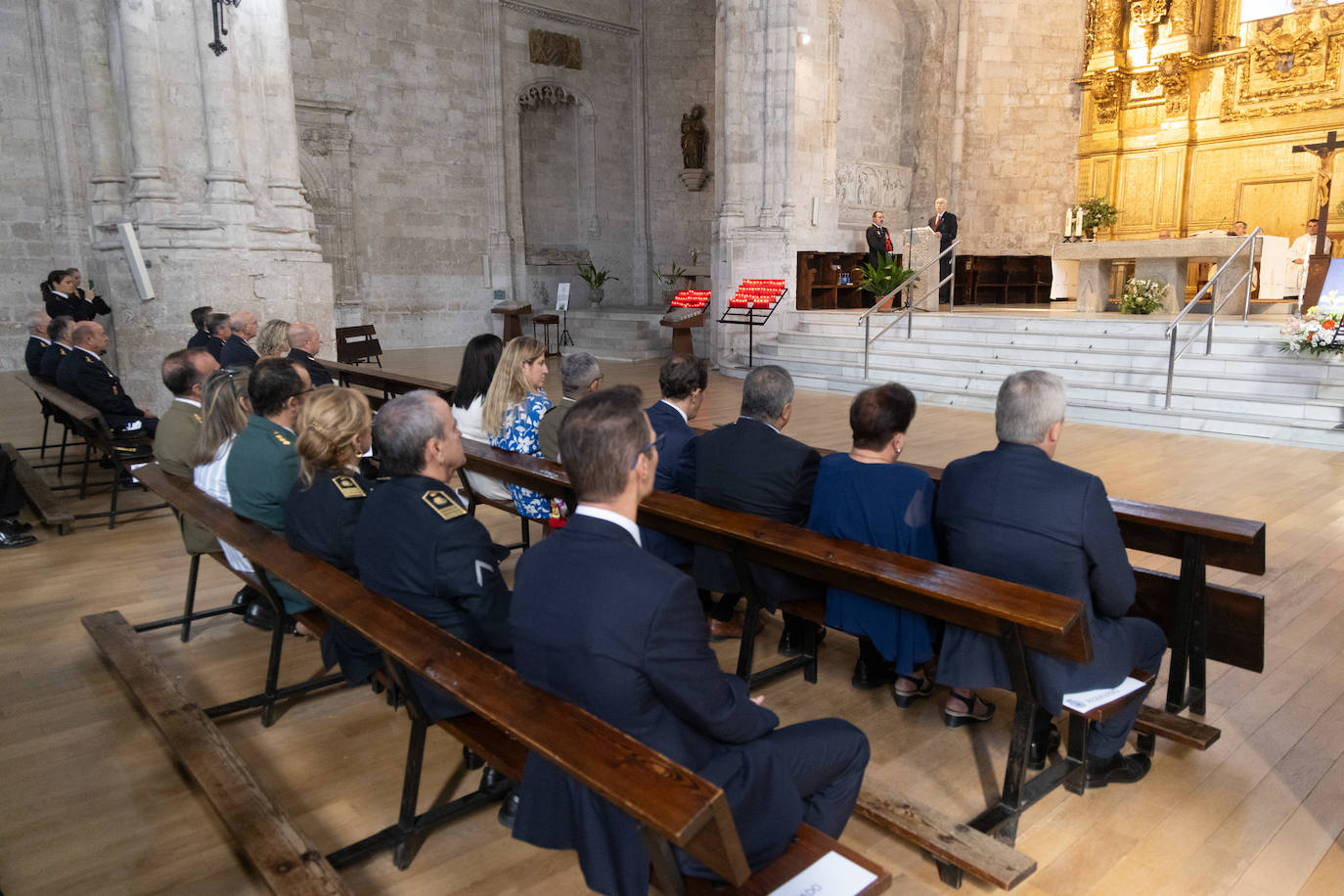 Misa con motivo del día de los Ángeles Custodios en Valladolid
