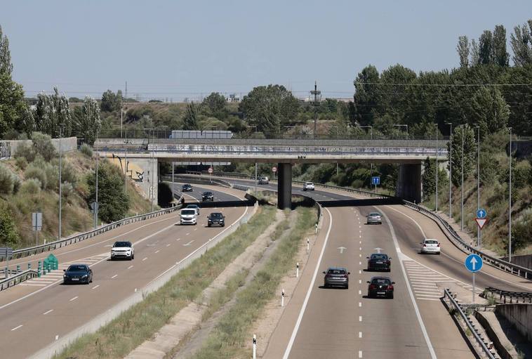 Un aparatoso accidente múltiple en la VA-30 se salda sin heridos