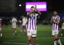 Juric aplaude al final del encuentro junto a David Torres.