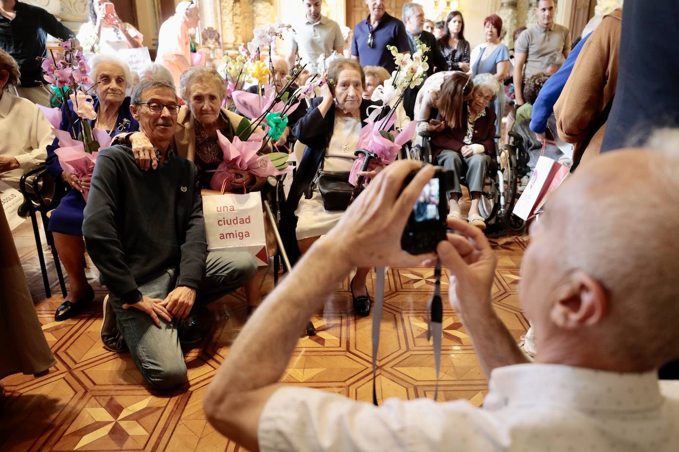 El acto homenaje por el Día de las Personas de Edad celebrado en el Ayuntamiento