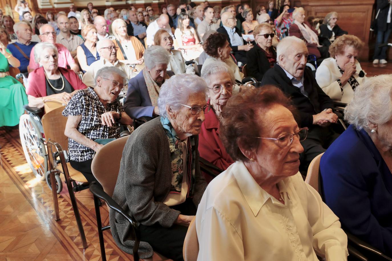 El acto homenaje por el Día de las Personas de Edad celebrado en el Ayuntamiento