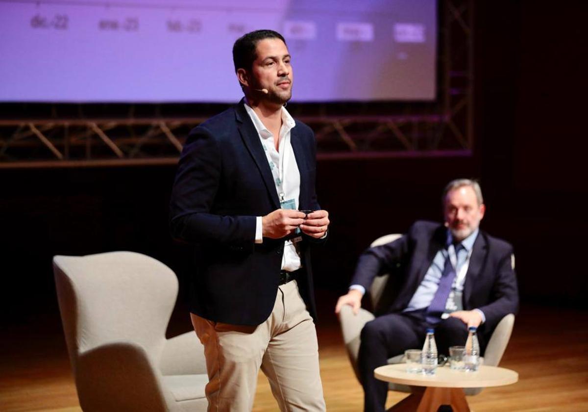 Aloysio Araujo y Ángel Ortiz en el III Congreso de Periodismo Miguel Delibes.