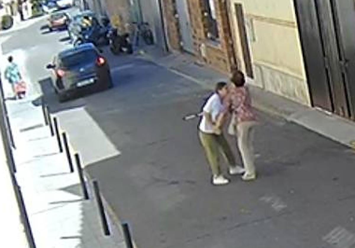 Asaltan a una mujer con un &#039;abrazo cariñoso&#039; en Nava del Rey