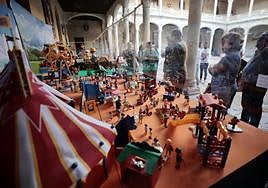 Muestra de playmobil en el patio del Palacio Real de Valladolid.